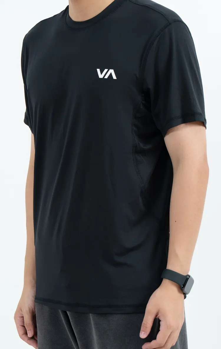 Black Quick-Dry Crew Neck T-Shirt with Contoured Side Seams and Chest Logo
