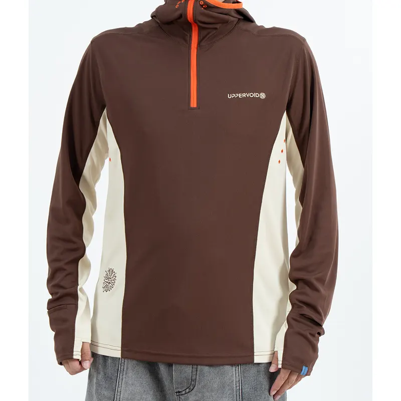 Outdoor zonwerende top met capuchon met kwartrits, crèmekleurige zijpanelen en oranje bies
