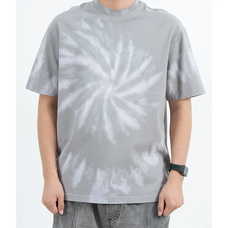 Relaxed grijs T-shirt met ronde hals en spiraalvormig tie-dye-effect