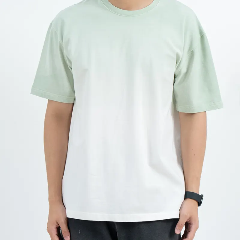 Relaxed mint-wit ombre T-shirt met verlaagde schouders
